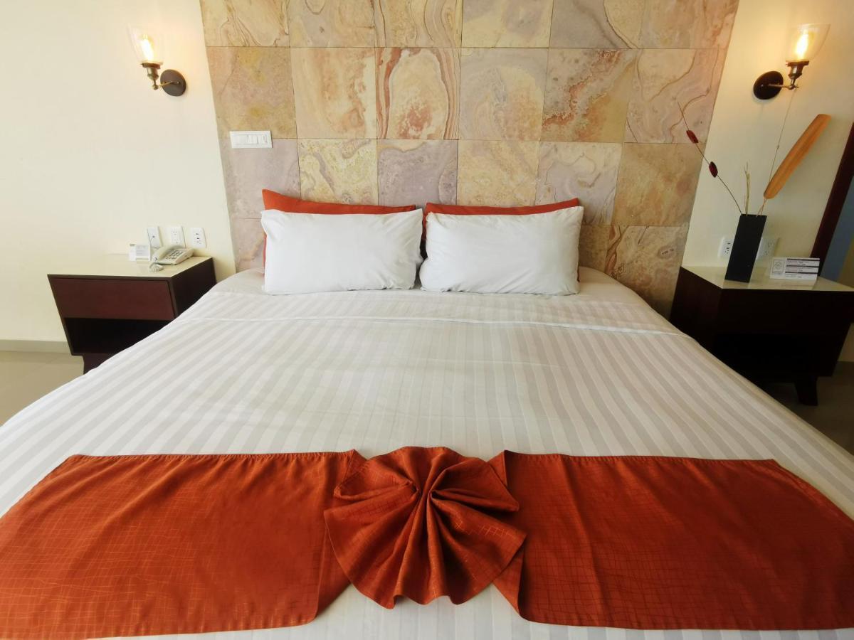 Artisan Playa Esmeralda Family Beach Hotel Playa Chachalacas Exterior photo