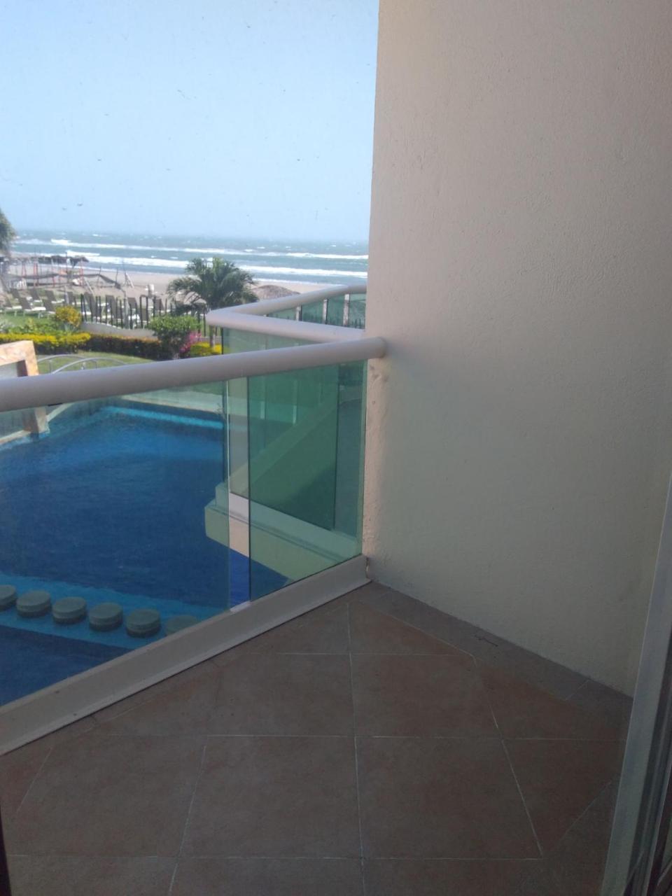 Artisan Playa Esmeralda Family Beach Hotel Playa Chachalacas Exterior photo